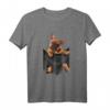 T-Shirt mit französischer Bulldogge in Tasche – Süßes Hunde- und Bulldoggen Motiv, Geschenk für Hunde- und Bulldoggenliebhaber