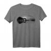 Gitarre Grau Sky Trees City Lake Reflection T-Shirt – Künstlerisches Design für Musiker und Naturliebhaber