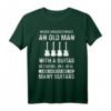Unterschätze Niemals Einen Mann Mit Gitarre T-Shirt – Lustiges Musik-Shirt für Männer, Gitarristen & Musikliebhaber