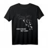 Make Music Not War T-Shirt mit Flugzeug und Gitarren – Friedenssymbol, Anti-Kriegs Design & Geschenkidee für Friedensliebende