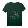 Make Music Not War T-Shirt mit Flugzeug und Gitarren – Friedenssymbol, Anti-Kriegs Design & Geschenkidee für Friedensliebende