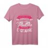 Gitarrist Geschenk für Mädchen - E-Gitarre T-Shirt mit Spruch 'Unterschätze niemals ein Mädchen mit einer E Gitarre' für Musikerinnen, Frauen & Damen