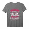Gitarrist Geschenk für Mädchen - E-Gitarre T-Shirt mit Spruch 'Unterschätze niemals ein Mädchen mit einer E Gitarre' für Musikerinnen, Frauen & Damen
