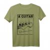 Eine Gitarre ist wie ein alter Freund Gitarrist Rocker T-Shirt - Perfekt für Rock- und Heavy Metal Fans auf Festivals und Konzerten