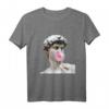David Michelangelo mit Kaugummi Street Art T-Shirt – Originelles Geschenk für Frauen, Männer & Kinder zu Geburtstag, Hochzeit & Jahrestag