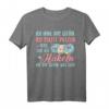 Lustiges Häkeln & Putzen T-Shirt für Damen mit Spruch – Perfekt für Häkelanfänger, Näherinnen & Handarbeitsliebhaberinnen