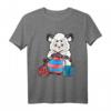 Strickendes Schaf T-Shirt | Kreatives Geschenk für Näher, Häkler & Stricker zum Geburtstag, Ostern & Weihnachten