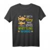 Just A Boy Who Loves Whittling Holzschnitzerei Hobby Geschenk Kinder T-Shirt – Perfekt für junge Schnitzkünstler und kreative Kinder