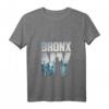 Damen Bronx NYC New York City Skyline Illustration Graphic Design T-Shirt mit V-Ausschnitt – Stilvolles Stadtmotiv für NYC-Liebhaber