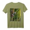 Buntspecht füttert Nachwuchs - Natur- und Vogelillustration T-Shirt für Naturliebhaber & Vogelbeobachter