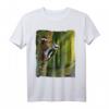 Buntspecht füttert Nachwuchs - Natur- und Vogelillustration T-Shirt für Naturliebhaber & Vogelbeobachter