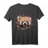 Roter Panda Katzenbär Illustration T-Shirt – Süßes Tiermotiv, Perfekt als Geschenk für Kinder, Frauen & Männer zu Weihnachten und Geburtstag