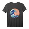 Great Wave Off Kanagawa Japanisches Kunst T-Shirt - Ikonische Wellenmalerei in lebendigen Farben für Kunstliebhaber