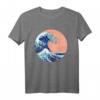 Great Wave Off Kanagawa Japanisches Kunst T-Shirt - Ikonische Wellenmalerei in lebendigen Farben für Kunstliebhaber