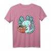 Süßes Kawaii Anime Axolotl T-Shirt mit Ramen Nudeln – Perfektes Geschenk für Ramen- und Anime-Fans zu Weihnachten & Geburtstag