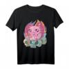 Süßes Axolotl Okkult-Goth Kawaii T-Shirt für Anime, Hexen & Gothic Fans – Japanisches Design mit Totenköpfen & Kerzen