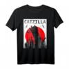 Catzilla im Sonnenuntergang Used-Look T-Shirt – Lustiges Horror-Design, Halloween-Kostüm & Geschenk für Katzenliebhaber und Horror-Fans