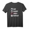 Judo Eat Sleep Judo Repeat T-Shirt - Lustiges Kampfsport Shirt für Judoka, Judolehrer und Judo-Liebhaber