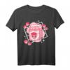 Japanisches Kawaii Erdbeermilch Shake Anime T-Shirt - Süßes Design für Manga- und Animefans in Rosa und Pink