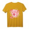 Japanisches Kawaii Erdbeermilch Shake Anime T-Shirt - Süßes Design für Manga- und Animefans in Rosa und Pink
