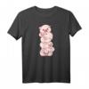 Niedliches Kawaii Anime T-Shirt mit Schweinen auf einem Stapel – Japanisches Ästhetisches Design für Anime- und Kawaii-Fans