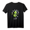 Frosch jongliert Schneebälle im Winter - Lustiges Cartoon Fun T-Shirt für Kinder, Damen und Herren mit Humor