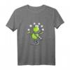 Frosch jongliert Schneebälle im Winter - Lustiges Cartoon Fun T-Shirt für Kinder, Damen und Herren mit Humor