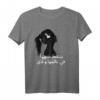 Arabische Kalligraphie T-Shirt - Klassisches Design mit arabischer Schrift, perfekt für Kunst- und Kulturbegeisterte