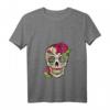 Zuckerschädel T-Shirt mit Blumen für Dia de Los Muertos – Kulturelles mexikanisches Design für Festivals & Feiern