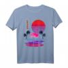 Synthwave Kunst-inspiriertes WatFlamingo T-Shirt im 80er Retro-Stil mit Glitch Art, Sonne und Palmen - Perfekt für Vaporwave und Outrun Fans