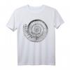 Ammonit Fossil T-Shirt mit grafischer Kunst - Beunruhigte Design, klassisch geschnitten, perfekte Geschenkidee für Fossilien- und Kunstliebhaber
