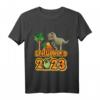 Kinder Dino Dinosaurier Einschulung Schulkind 2023 T-Shirt - Perfektes Geschenk für den ersten Schultag & Schultüte Füllung für Jungen