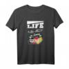 Lustiges Quotes T-Shirt: Life Is Too Short To Learn German – Perfektes Geschenk für Sprachliebhaber, Deutschlerner & Lehrer zu Weihnachten, Geburtstag & mehr