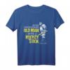 Never Underestimate An Old Man With A Hockey Stick - Humorvolles Eishockey T-Shirt für Fans, Spieler und Trainer