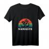 Damen Om Namaste Retro Meditation Workout Yoga T-Shirt mit V-Ausschnitt – Perfektes Geschenk für Yoga-Liebhaber, Lehrer & Achtsamkeits-Enthusiasten