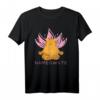 NaMEOWste Lustiges Meditation & Yoga T-Shirt – Exklusives Lotusblumen-Design als Geschenk für Yogis, Yoginis, Geburtstags- & Weihnachtspräsente