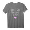 Just A Girl K-pop Kpop Merchandise Mode T-Shirt – Perfektes Geburtstagsgeschenk für K-Pop Fans & K-Drama Liebhaberinnen