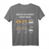 Witziges Gaming Geschenk Zocker Spruch T-Shirt – Perfekt für Nerds und Gaming Fans, ideal für Computer- und Konsolenspiele