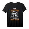 Schlagzeuger Mein Schlagzeug Ruft T-Shirt - Lustiges Musiker-Design für Drummer, Rockbands & Konzertfans, Geschenkidee für Männer und Frauen
