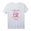 Ich hänge an der Nadel und brauche d. Stoff - Witziges Näh T-Shirt für Näherinnen, Strickerinnen und Schneiderinnen als Geschenk