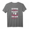 Lustiges Näherinnen T-Shirt mit Nähmaschine & Stoffdesign – Perfektes Geschenk für Näherinnen und Nähbegeisterte
