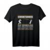 Sicherheitshinweis zur Vermeidung von Verletzungen T-Shirt – Humoriges Geschenk für Chefs, Kollegen & Freunde