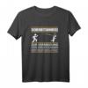 Sicherheitshinweis zur Vermeidung von Verletzungen T-Shirt – Humoriges Geschenk für Chefs, Kollegen & Freunde