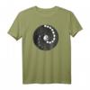 Wunderschönes Ying Yang Zen-Steine Sandkunst T-Shirt – Spirituelles Yoga- und Meditationsoutfit, Perfekt als Geschenk für Harmonie und Balance