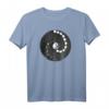 Wunderschönes Ying Yang Zen-Steine Sandkunst T-Shirt – Spirituelles Yoga- und Meditationsoutfit, Perfekt als Geschenk für Harmonie und Balance
