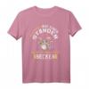 Auf Einen Ständer Gehört Ein Ordentliches Becken Schlagzeug T-Shirt - Lustiges Musiker Shirt für Drummer, Band & Konzert