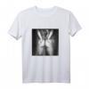 Sexy Girl T-Shirt mit Handschellen und String - Provokantes Grafisches Top für Männer und Frauen