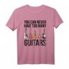 Lustiges Gitarre T-Shirt 'Never Too Many Guitars' – Perfektes Geschenk für Gitarristen, Musiker & Gitarrenschüler