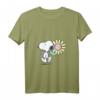 HapKitten Snoopy rosa Gänseblümchen T-Shirt – Lizenzprodukt mit V-Ausschnitt für Frauen