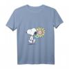 HapKitten Snoopy rosa Gänseblümchen T-Shirt – Lizenzprodukt mit V-Ausschnitt für Frauen